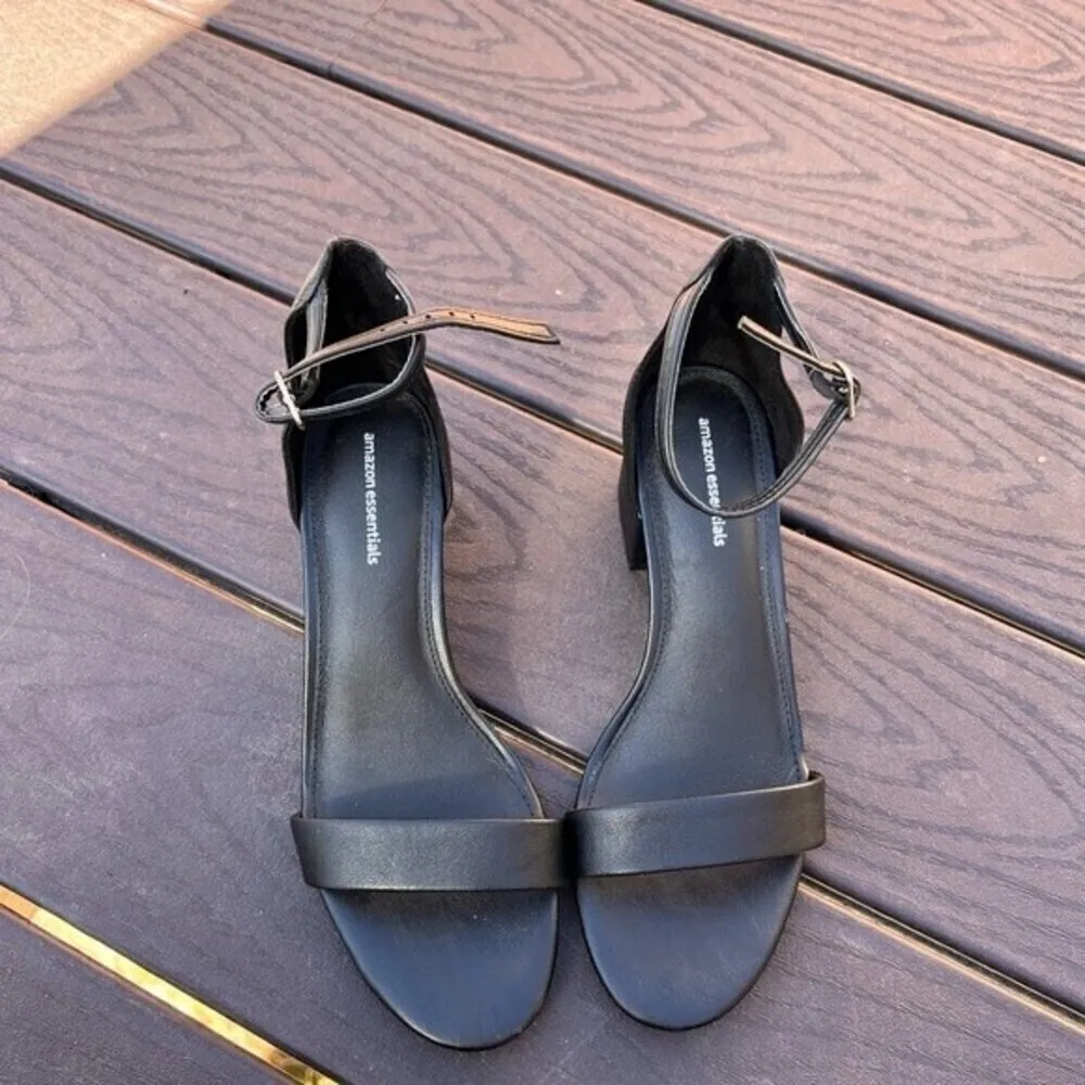 Amazon essentials women's two Strap Heeled Sandal. Used. Size 8.5 Black - Image 2