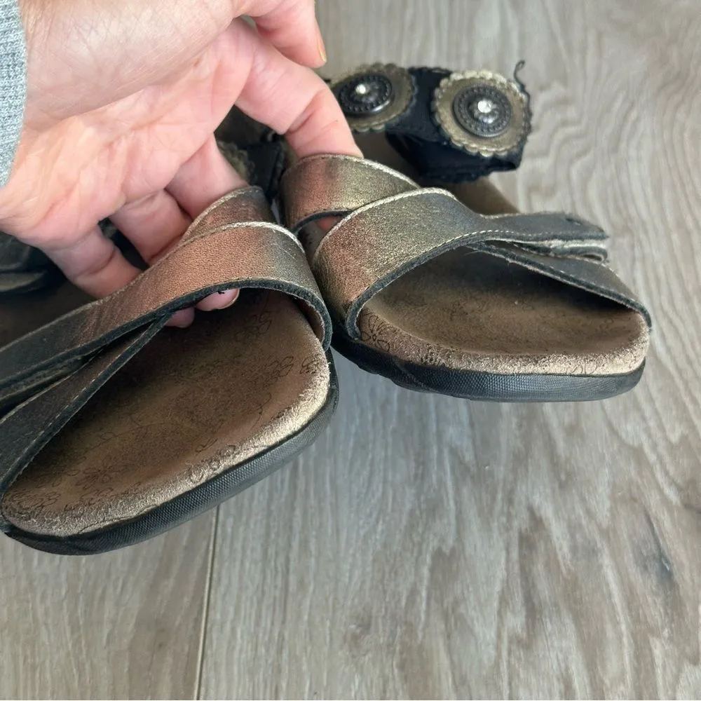 Taos OASIS Metallic Leather Strappy Slip On Slides Sandals Womens Sz 8 / 38 Eu - Image 3