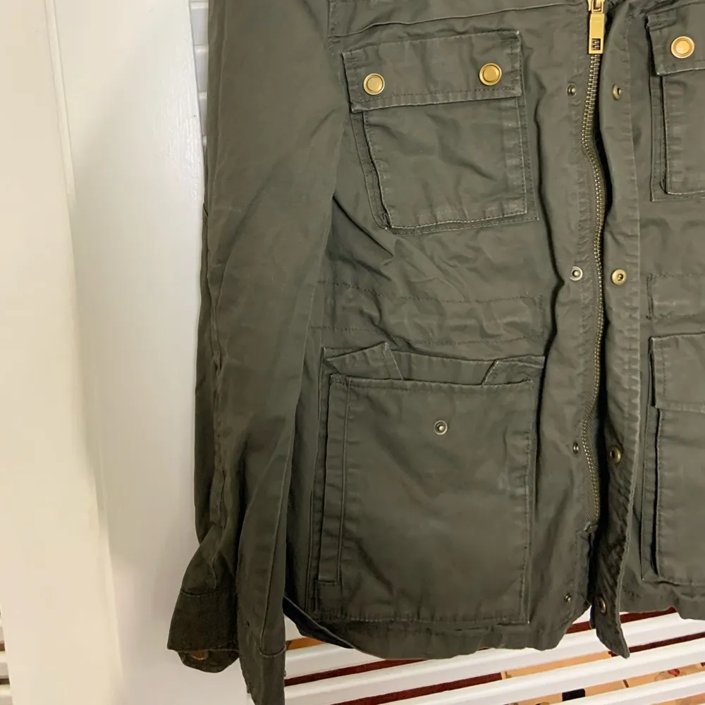 42 H&M Olive Green distressed zip up raincoat - Image 7