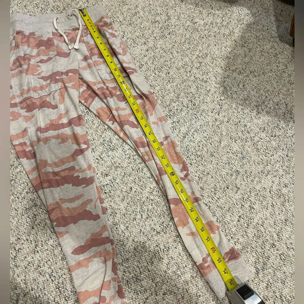 gray, orange camo drawstring joggers with pockets XS - Image 8