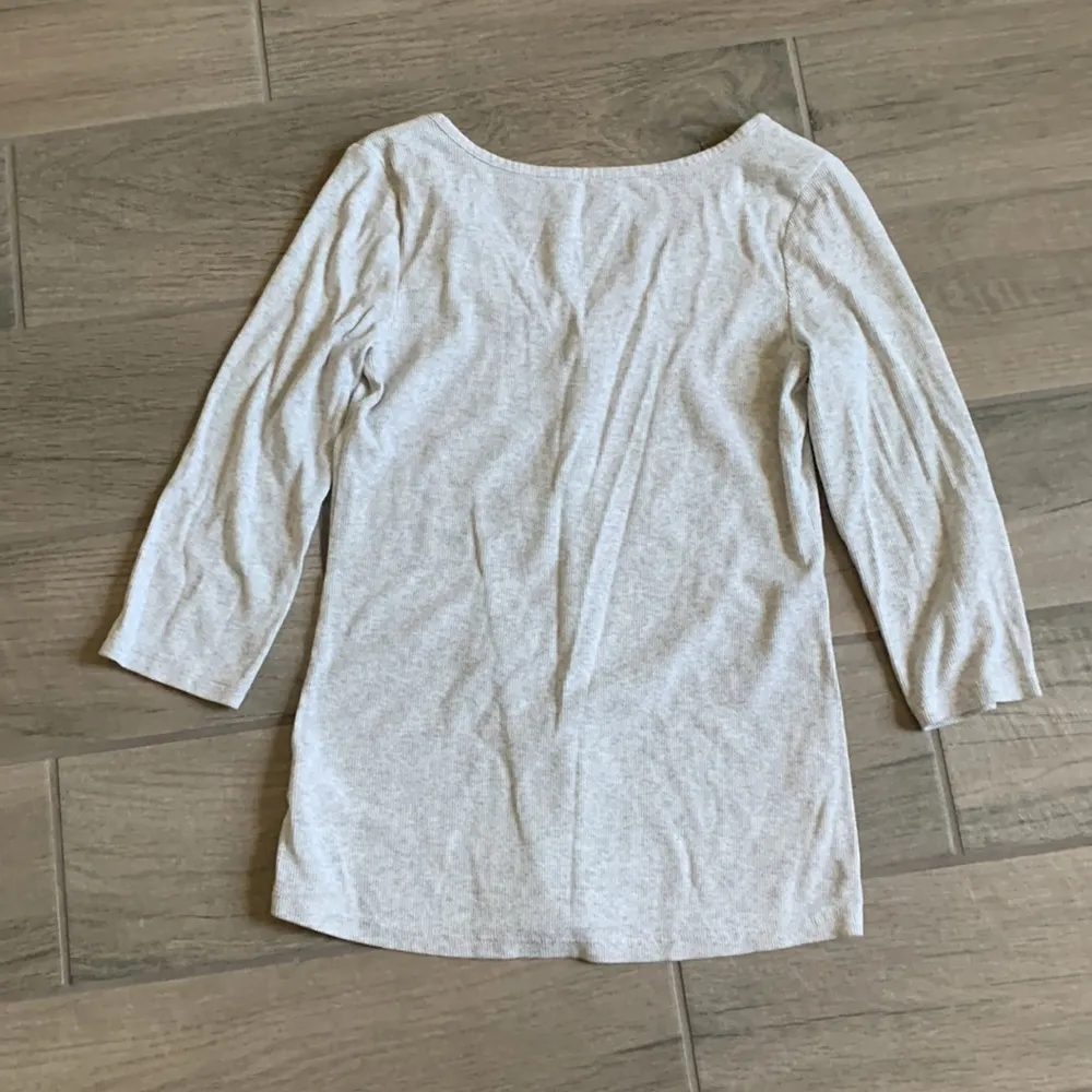 Old Navy ribbed three-quarter sleeves Henley - Image 3
