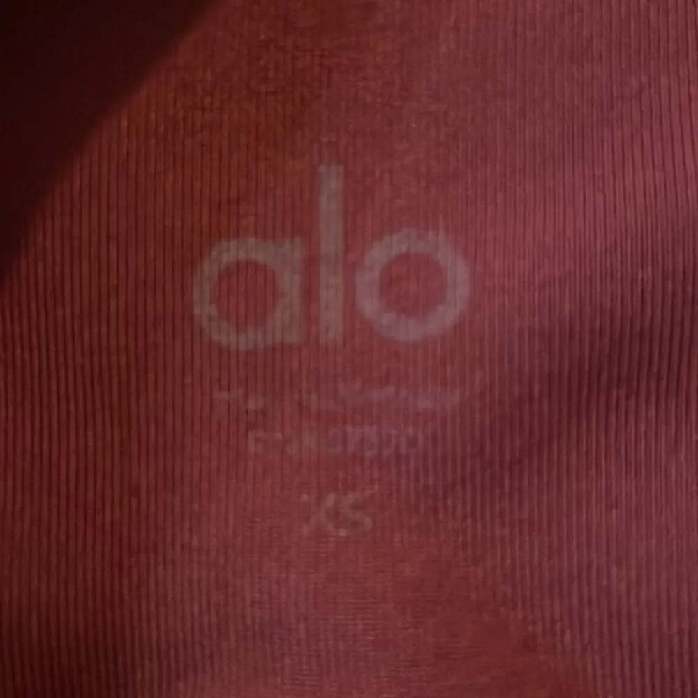 Alo Yoga Burgundy Mesh Leg Capri Pants - Image 6