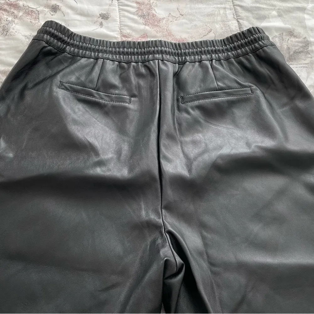 Cider black vegan leather pull on drawstring joggers, size XL pockets biker - Image 12