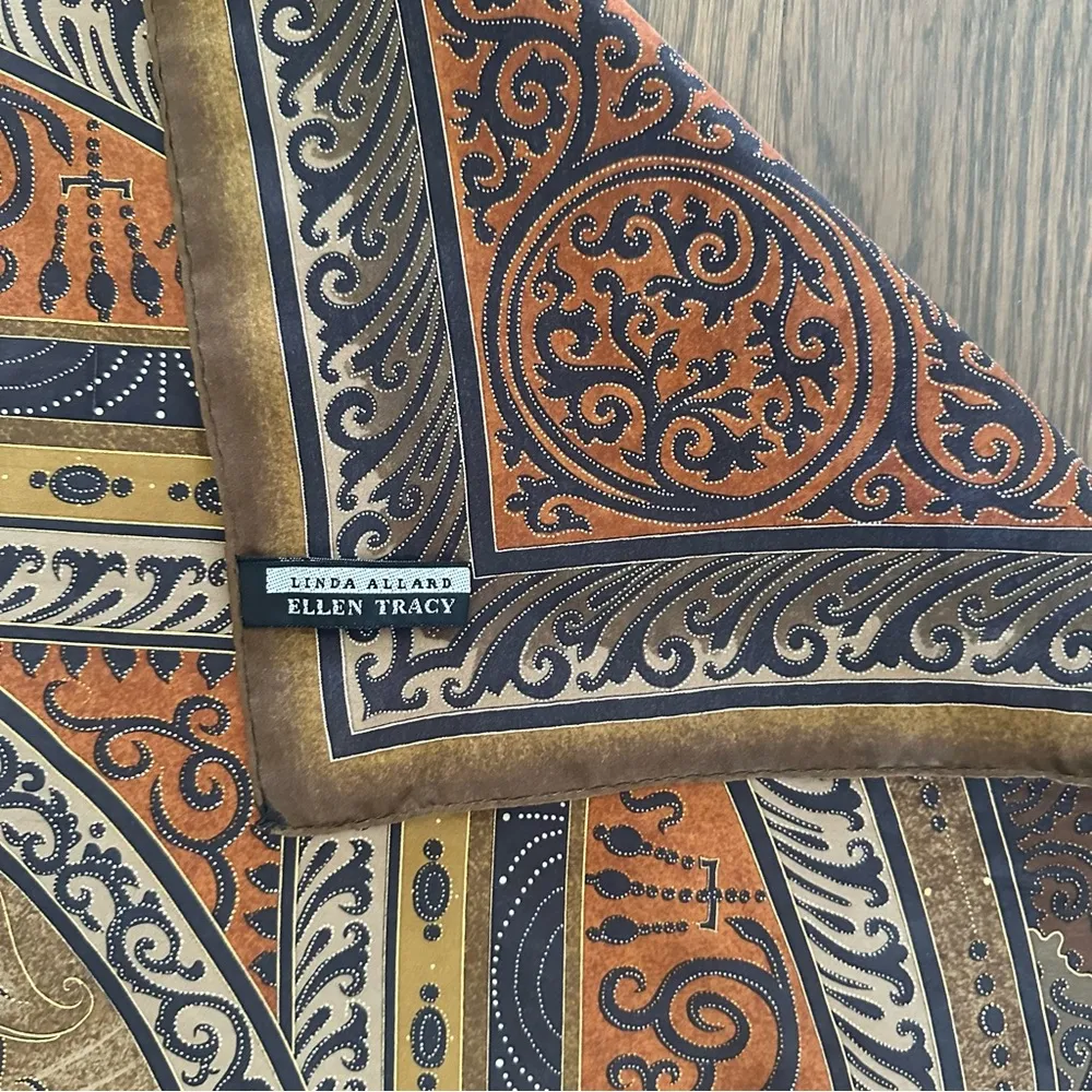 Vintage Linda Allard Ellen Tracy Buddha Printed Paisley 100% Silk Scarf 34" sq Green - Image 5