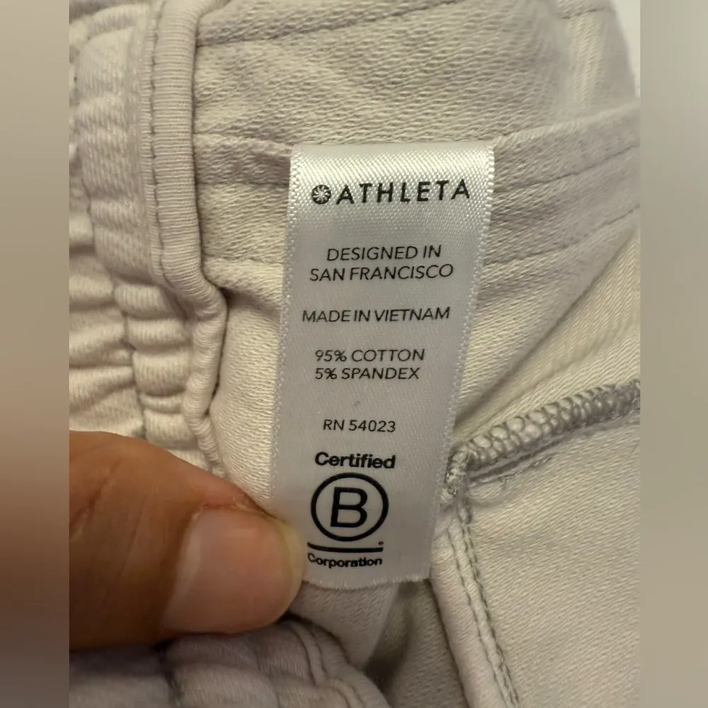 Athleta Farallon jogger pants 8 Light gray Tapered crop Elastic waist Pockets - Image 10