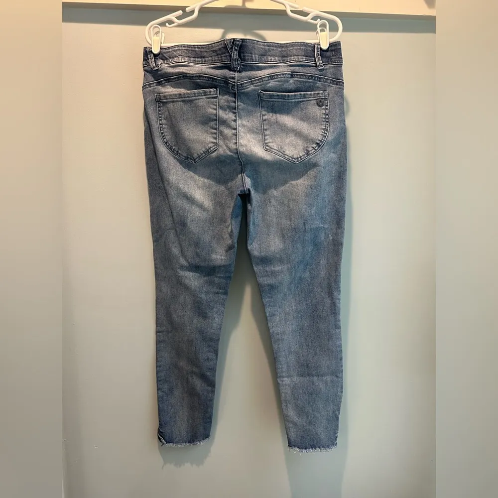 Democracy Ab Technology size 14 light wash jeans - Image 12