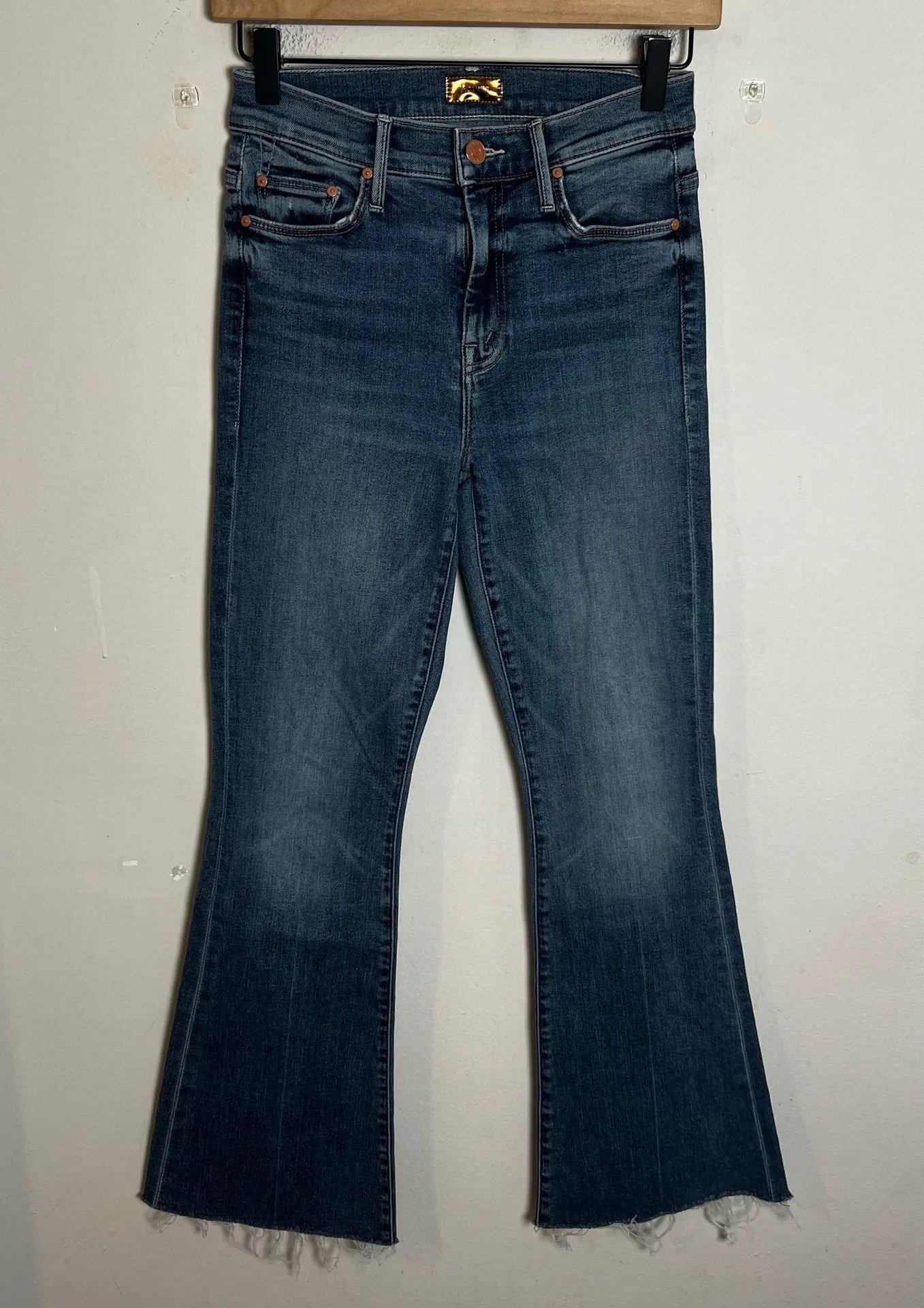 MOTHER- The Weekender Fray in Walking On Coals Denim Blue Jeans - Image 2