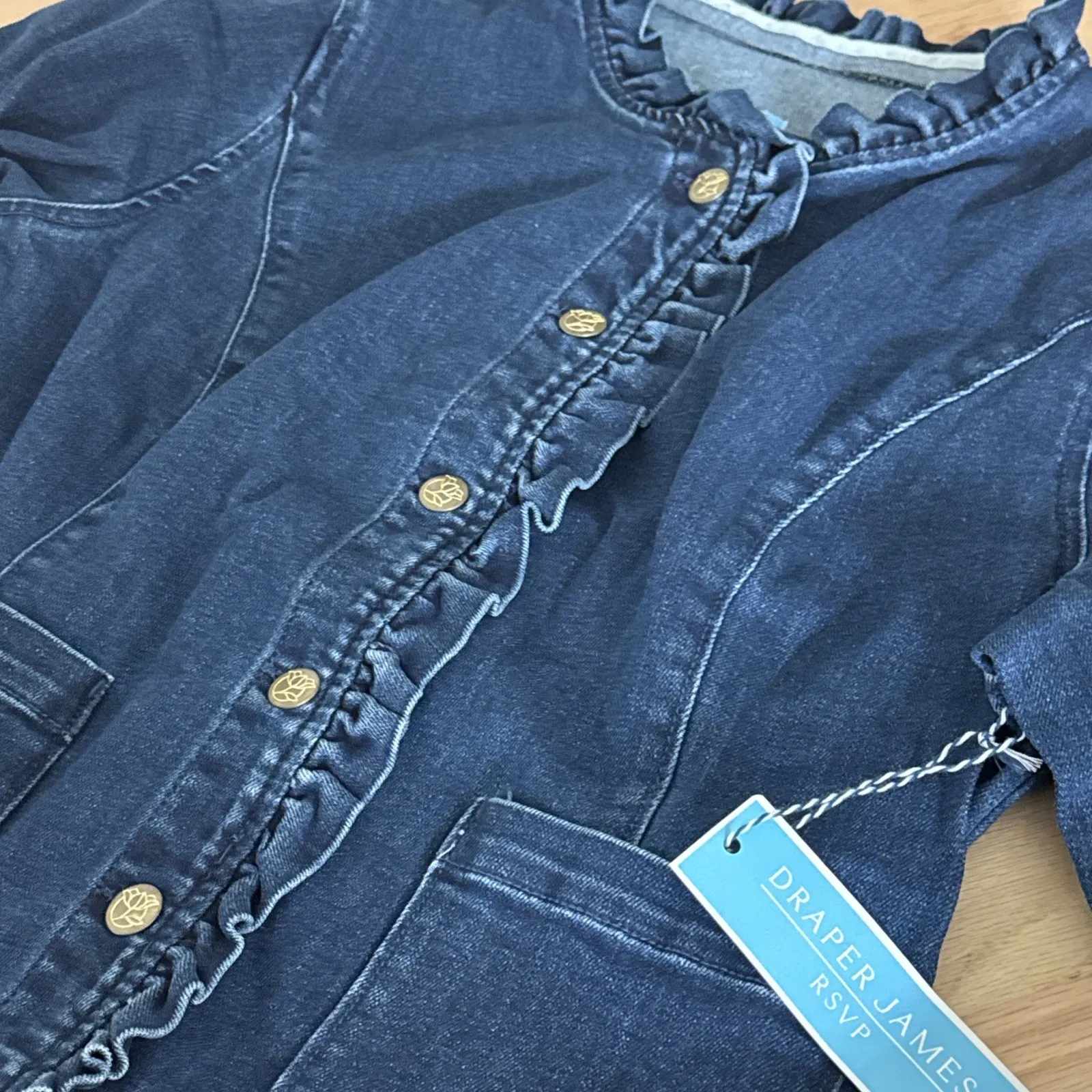 Draper James RSVP Denim Jacket Dark Blue Ruffle Trim Sz 1X  Pockets Gold Buttons - Image 6