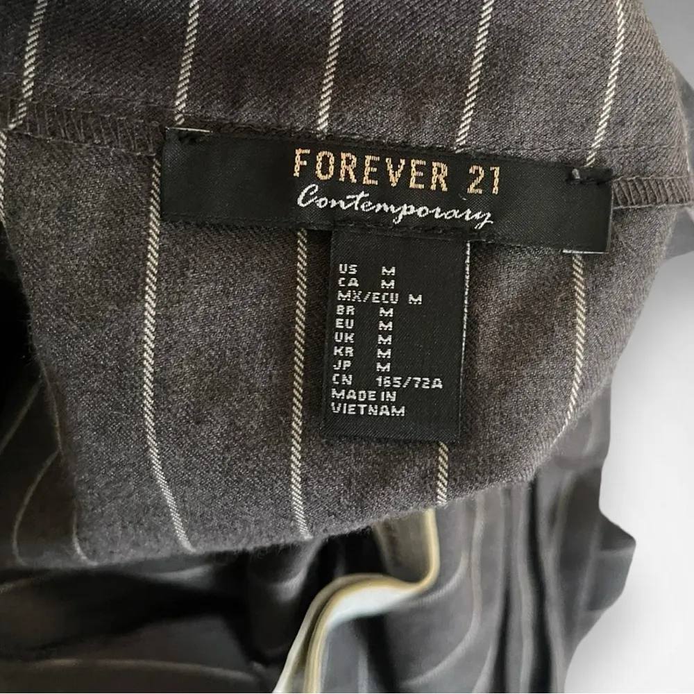 FOREVER 21 CONTEMPORARY Gray Mini Skirt & Suspenders With White Pinstripes | EUC - Image 6