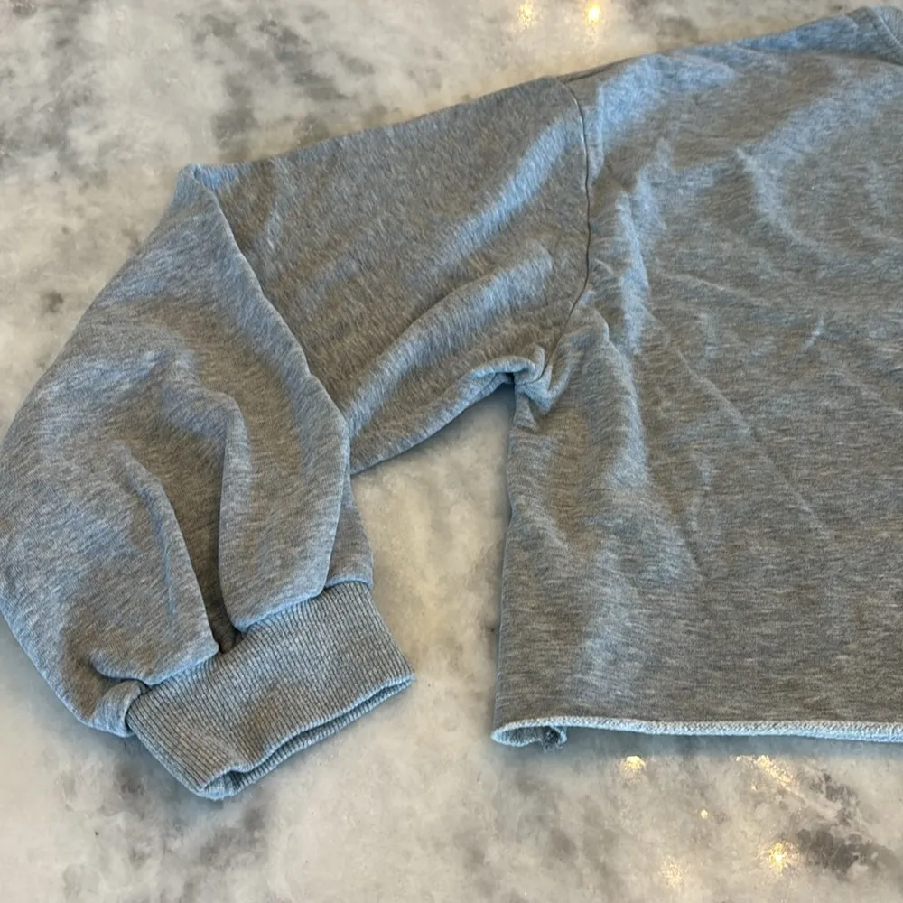Bayse Cropped Crewneck Sweatshirt Gray - Image 4