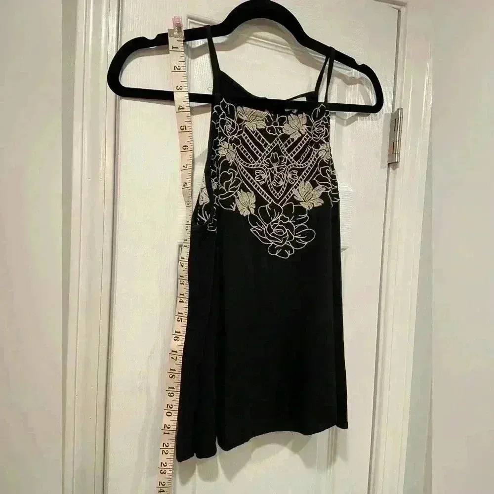 Eyeshadow Black Flowy Floral Embroidered Cream Tanks Top Keyhole Back Size L - Image 8