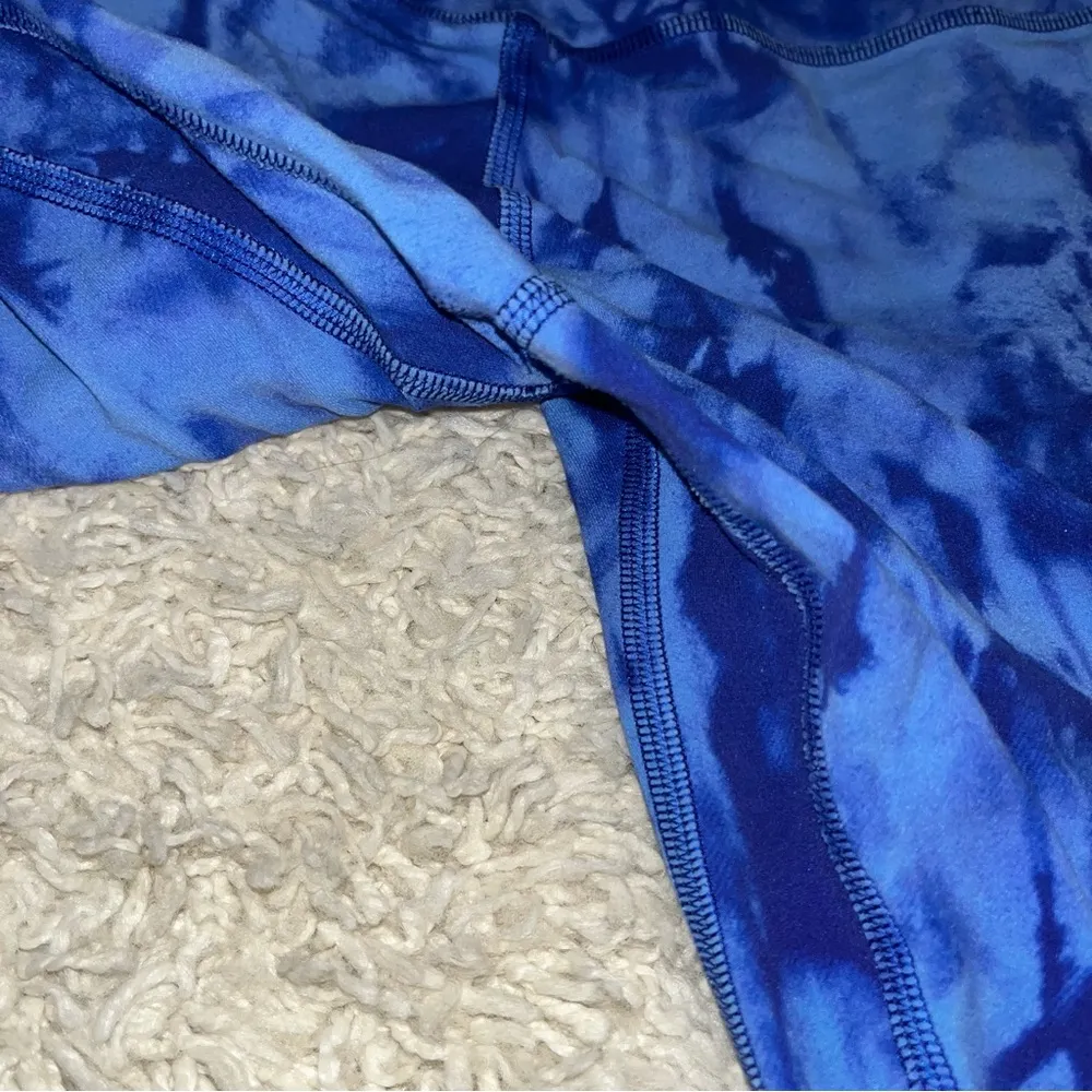 Lululemon game day blue align super high rise 10” shorts size 4 - Image 3