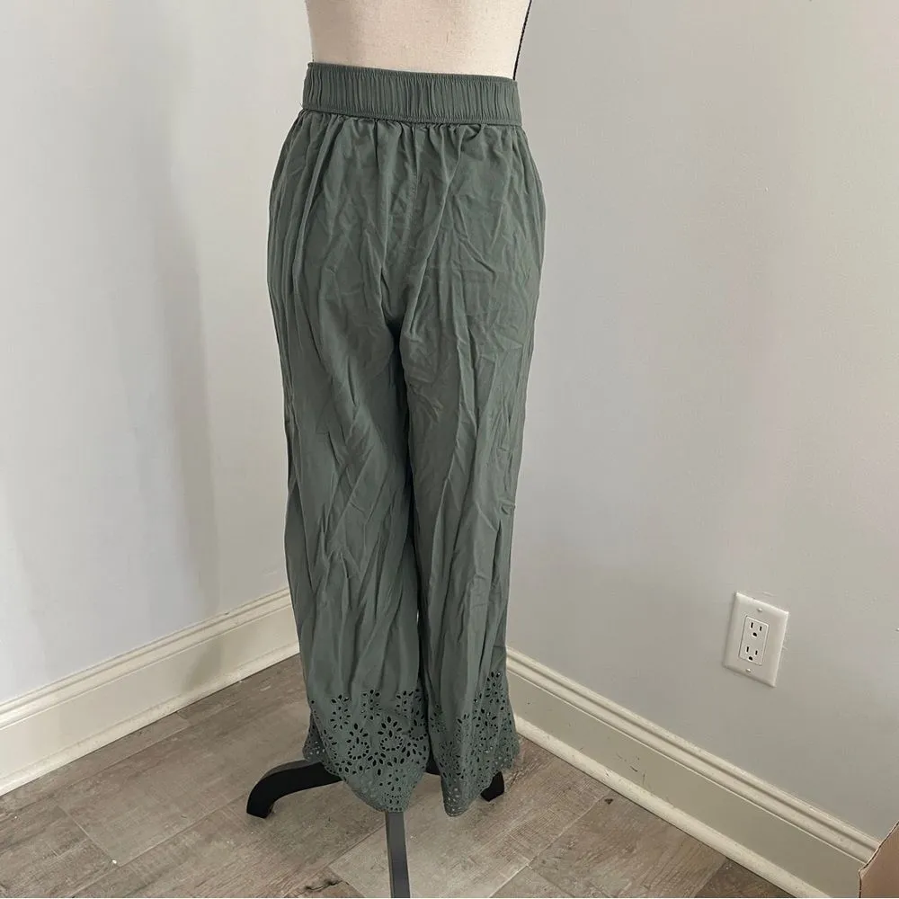 LOFT Green Wide Leg Ankle Pants Relaxed Fit size Medium Cropped Floral Boho Pant - Image 3
