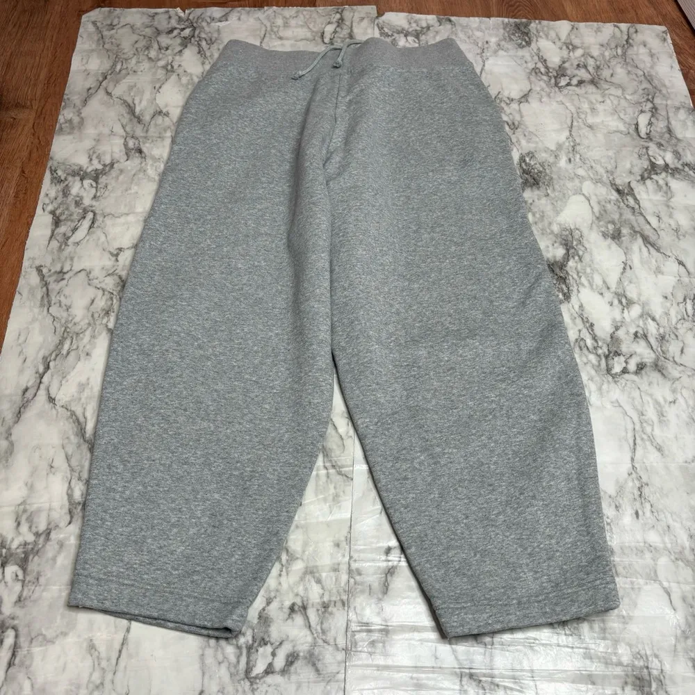 Nike Grey Gray Swoosh Logo High Rise Sweatpants Loungewear Comfort size Medium - Image 7