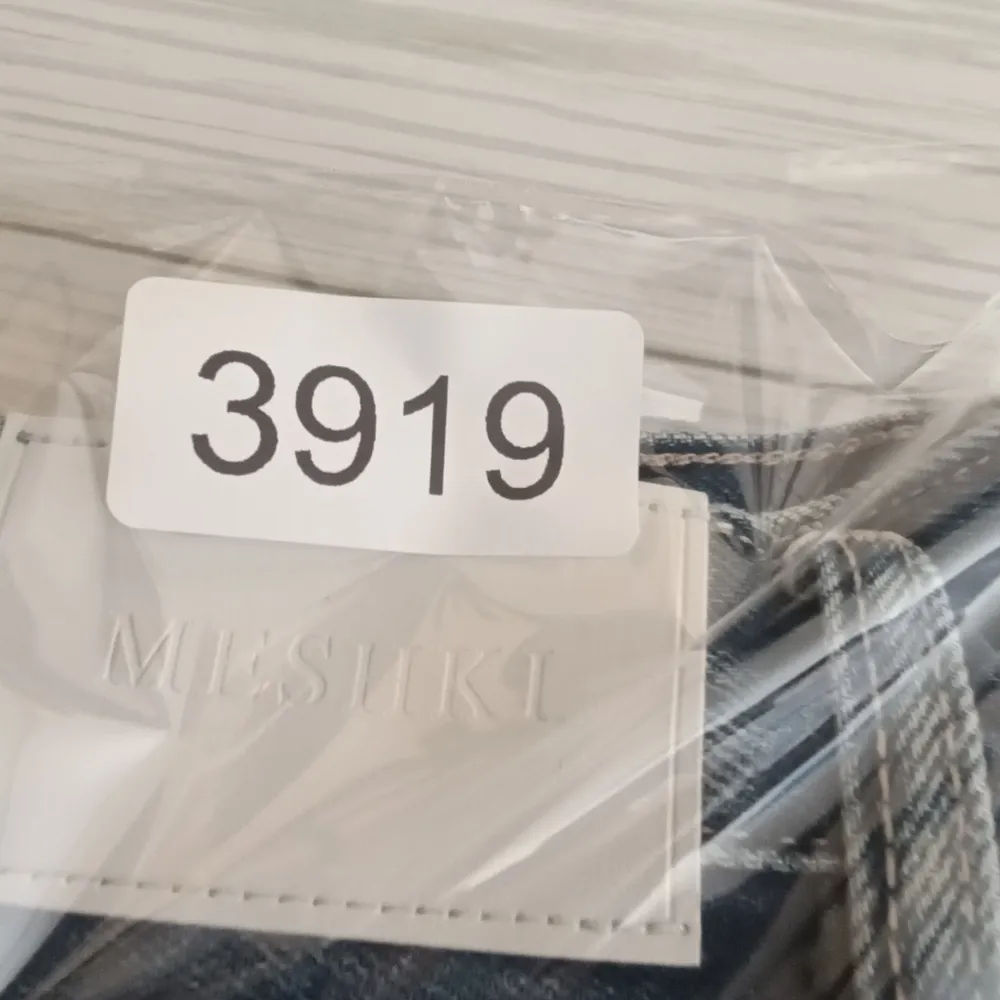 Meshki button fly high waisted women's size 6 - Image 7