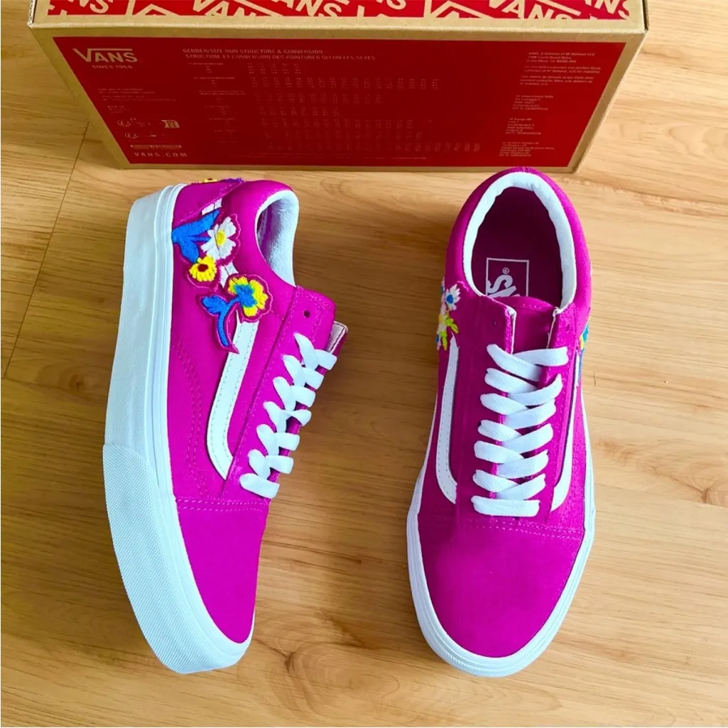 VANS Old Skool Shoe Suede Floral
Fuchsia Women's Size 8.5 US
VNOA4BV5TPK - Image 3