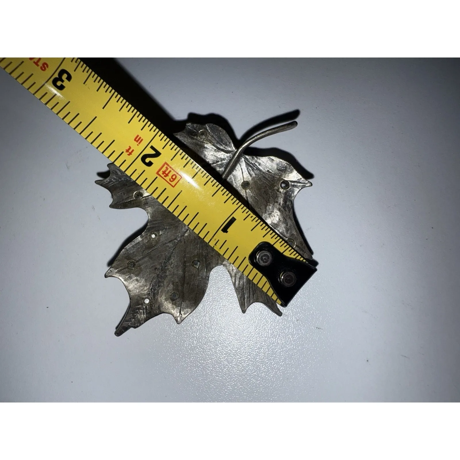 Vintage Textured Maple Leaf‎ Pin Brooch Silver Tone Rhinestone - Image 3