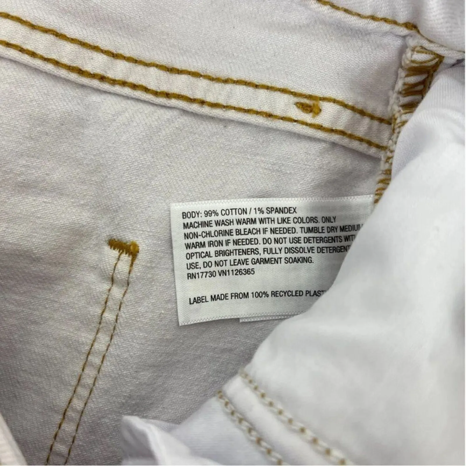 UNIVERSAL THREAD Off White High Rise Vintage Midi Jean Shorts Size 10 New w/ Tag - Image 9