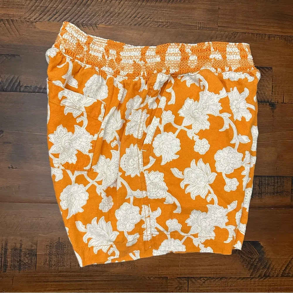 Briggs Women’s Linen Elastic Waist Yellow White Floral Shorts 4.5” Inseam Medium Gold - Image 7