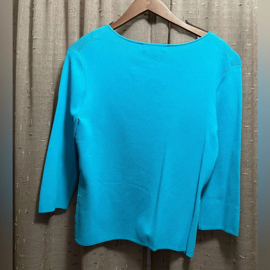 Cable and Gauge Women’s Tops—Large - Image 3