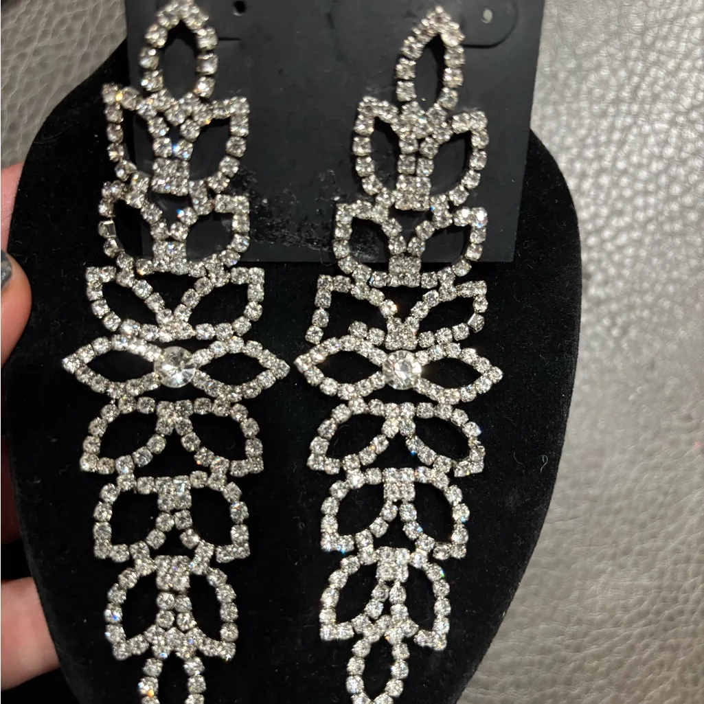 NWT Thalia Sodi Silver Statement Earrings - Image 4