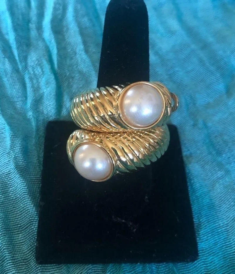 VTG OLCI Gold Tone Chunky Clip~On Earrings Faux Pearl Inset 80’s STATEMENT - Image 2