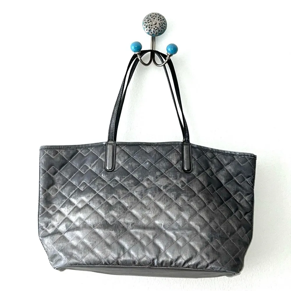 Marc by Marc Jacobs Quilted Leather Shoulder Bag - Image 2