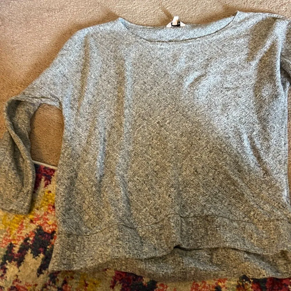 Juicy Couture medium grey top - Image 6