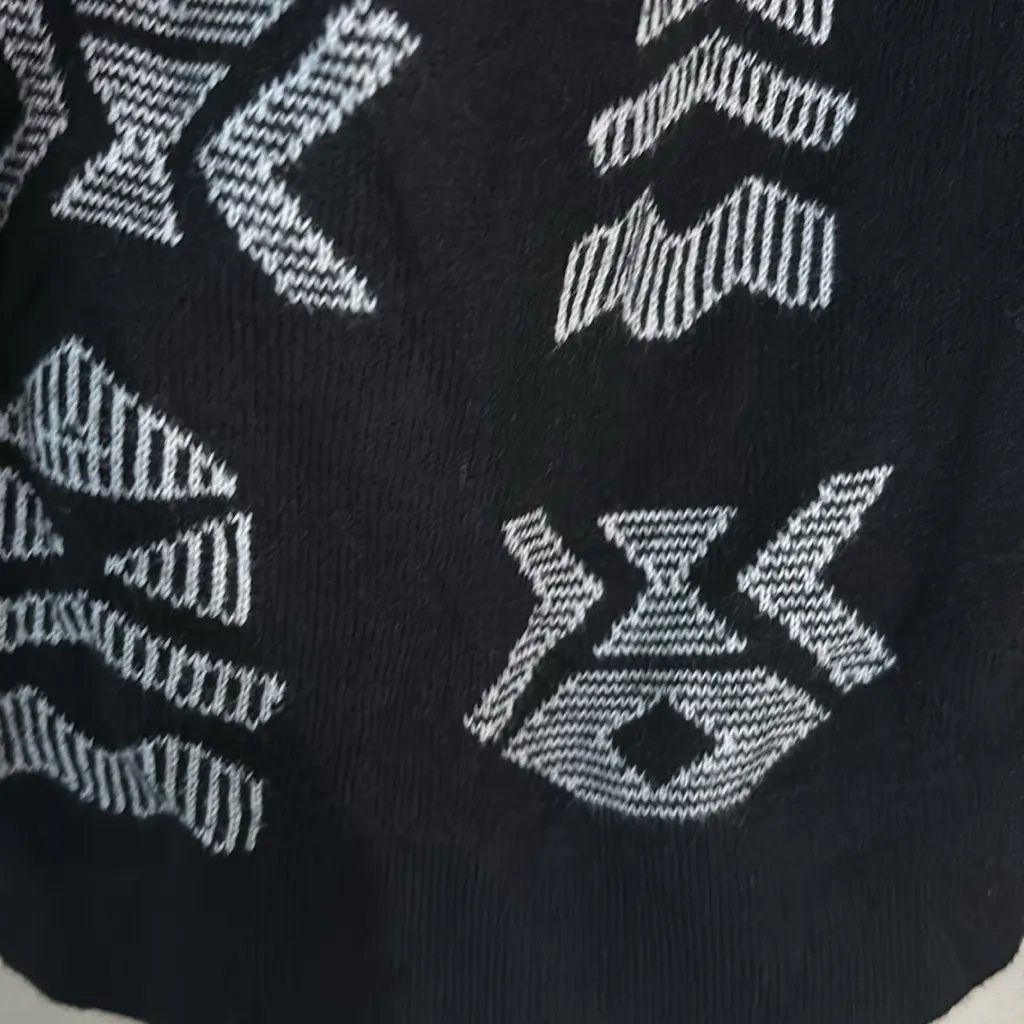 Forever21 Women’s Black & White Long Sleeve Sweater Cardigan Size Medium - Image 5