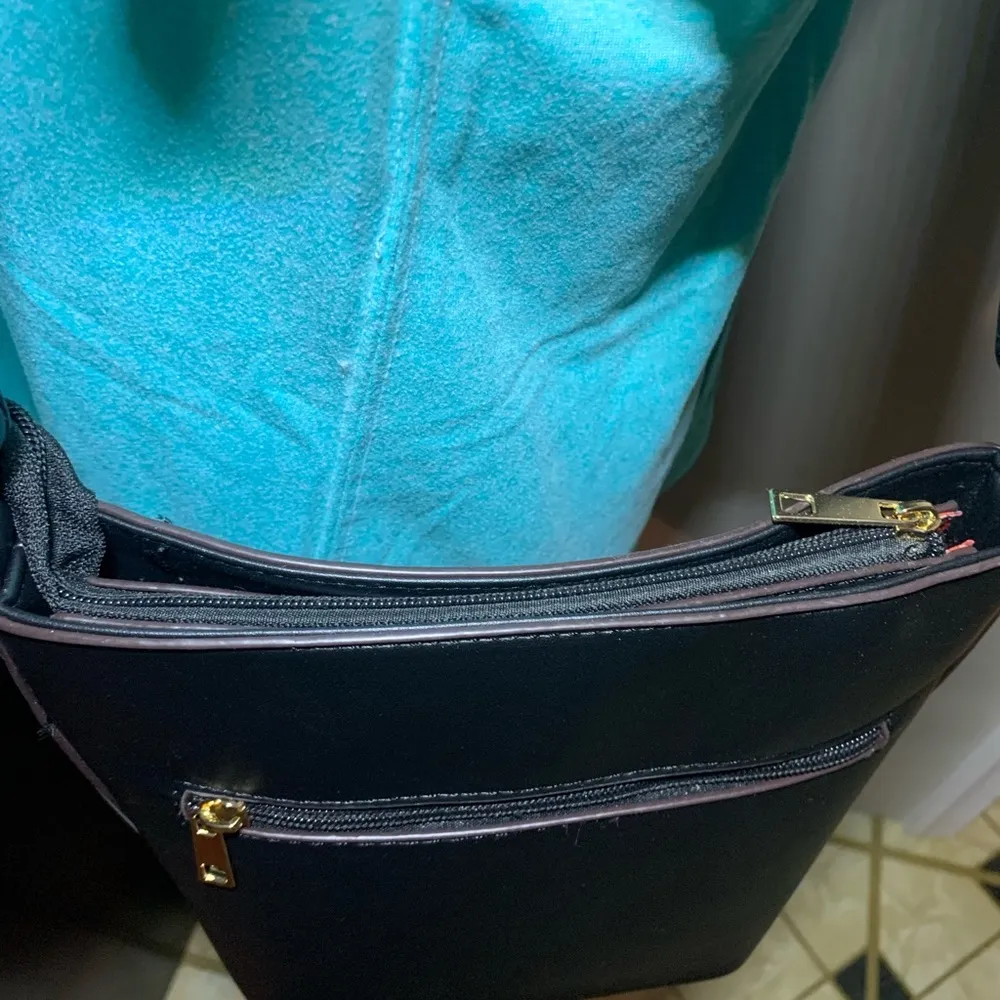 Black and Red Floral Crossbody Purse - Image 6