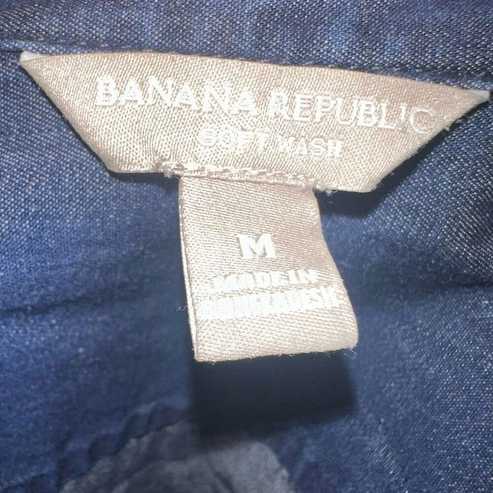Banana Republic soft wash denim normcore button down M shirt - Image 3