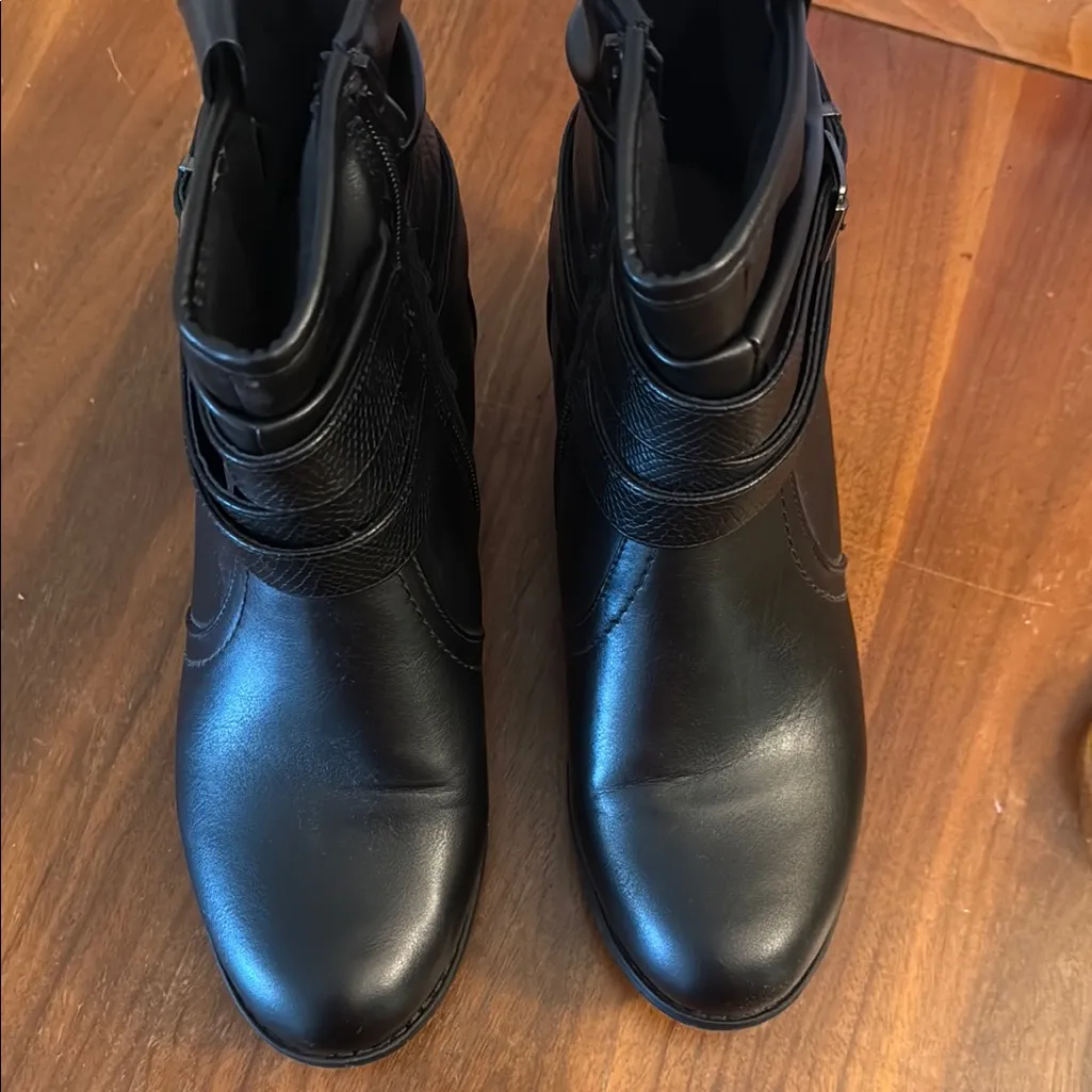 VJH Confort Black Ankle Boots with Matte Finish Size 10 - Image 6