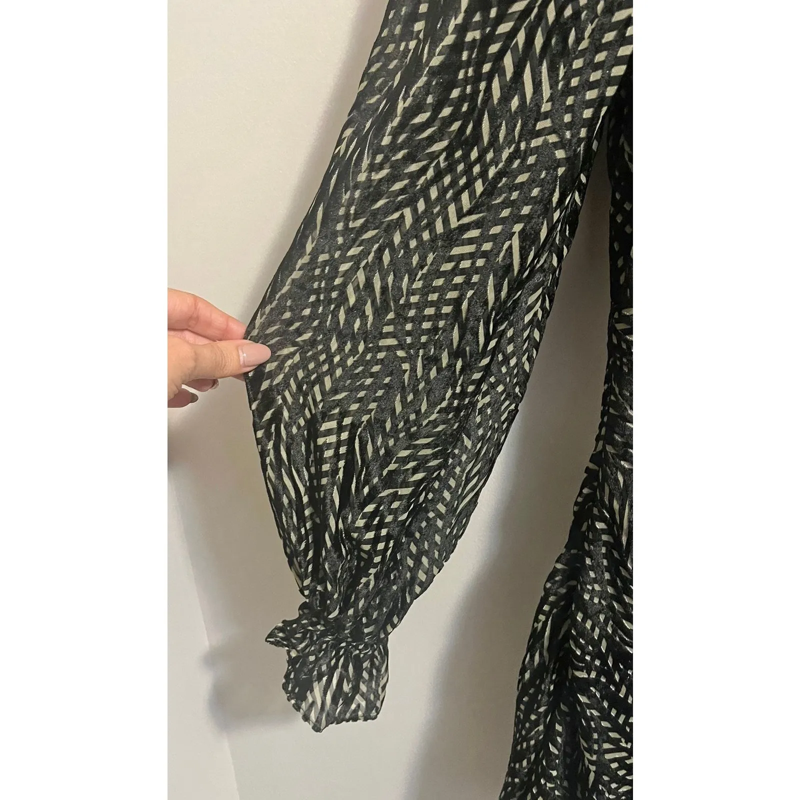 House of Harlow 1960 x REVOLVE Niles Mini Dress Burnout Velvet Color Zebra sz. M Black Size M - Image 7