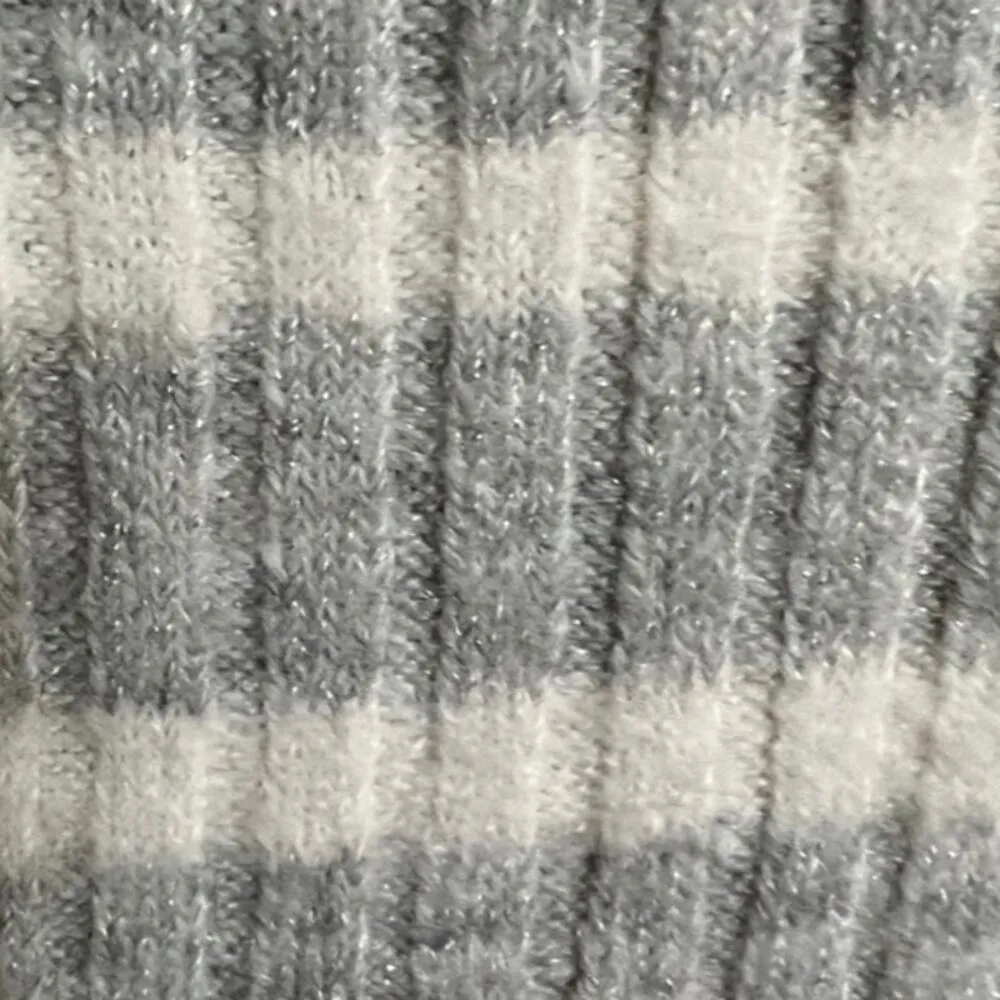 Old Navy Gray White Striped Shimmer Sparkle Split Hem Ribbed Sweater size S - Image 6