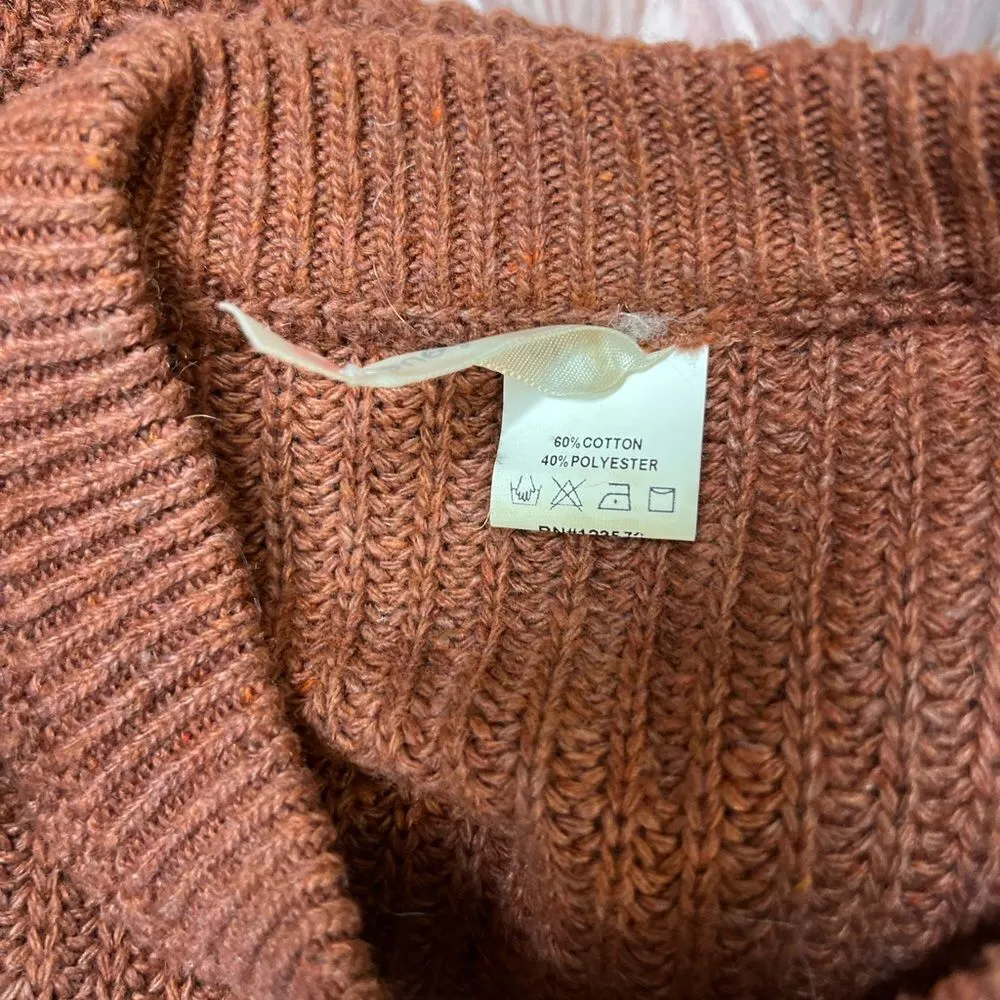 Brown sweater - Image 4