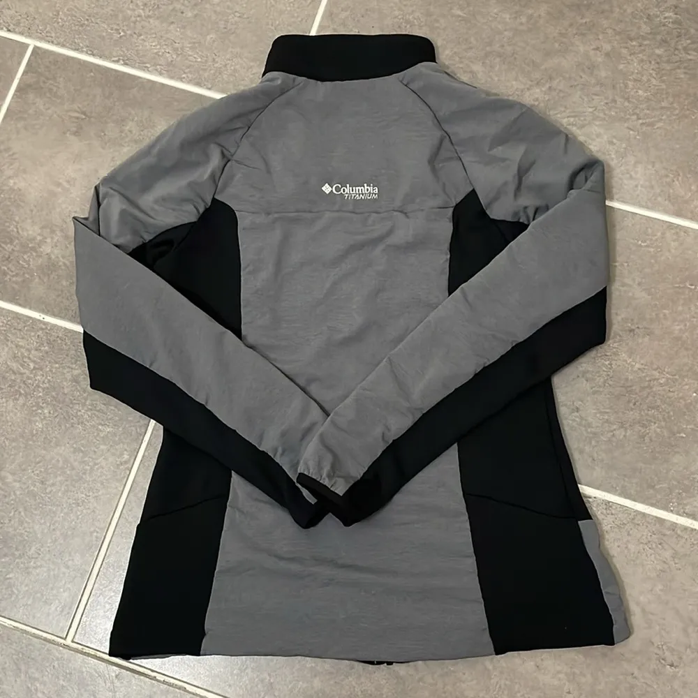 Columbia Ghost Mountain Full-Zip Jacket size Small - Image 4