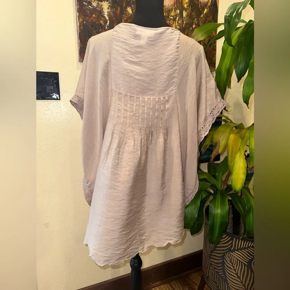 EUC DRESS BARN CREAM FLOWY BAT 🦇 sleeve with embroidery & lace ornaments Sz 3XL - Image 6