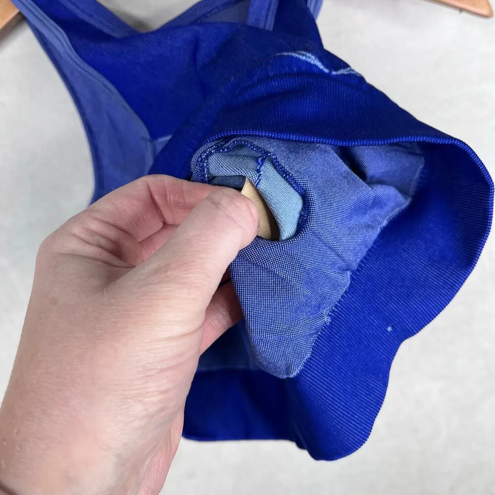 Gymshark compression fit women’s blue Colorblock sports bra with padding small - Image 4