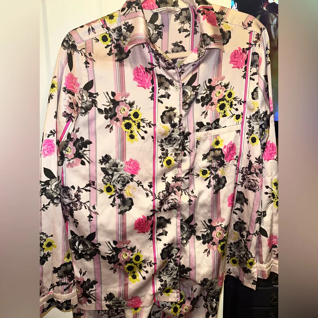 Victoria's Secret Satin Rose Pajama Set - Image 11