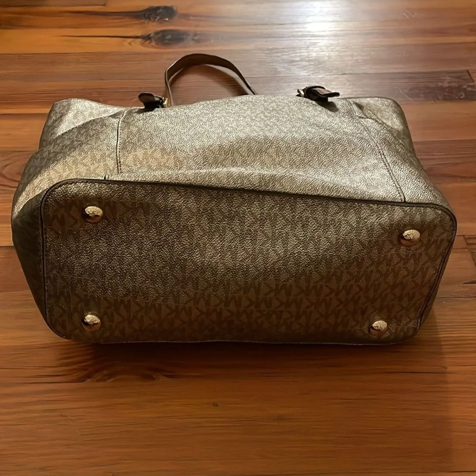 Michael Kors Metallic Gold Signature Monogram Jet Set Travel Tote Bag - Image 4