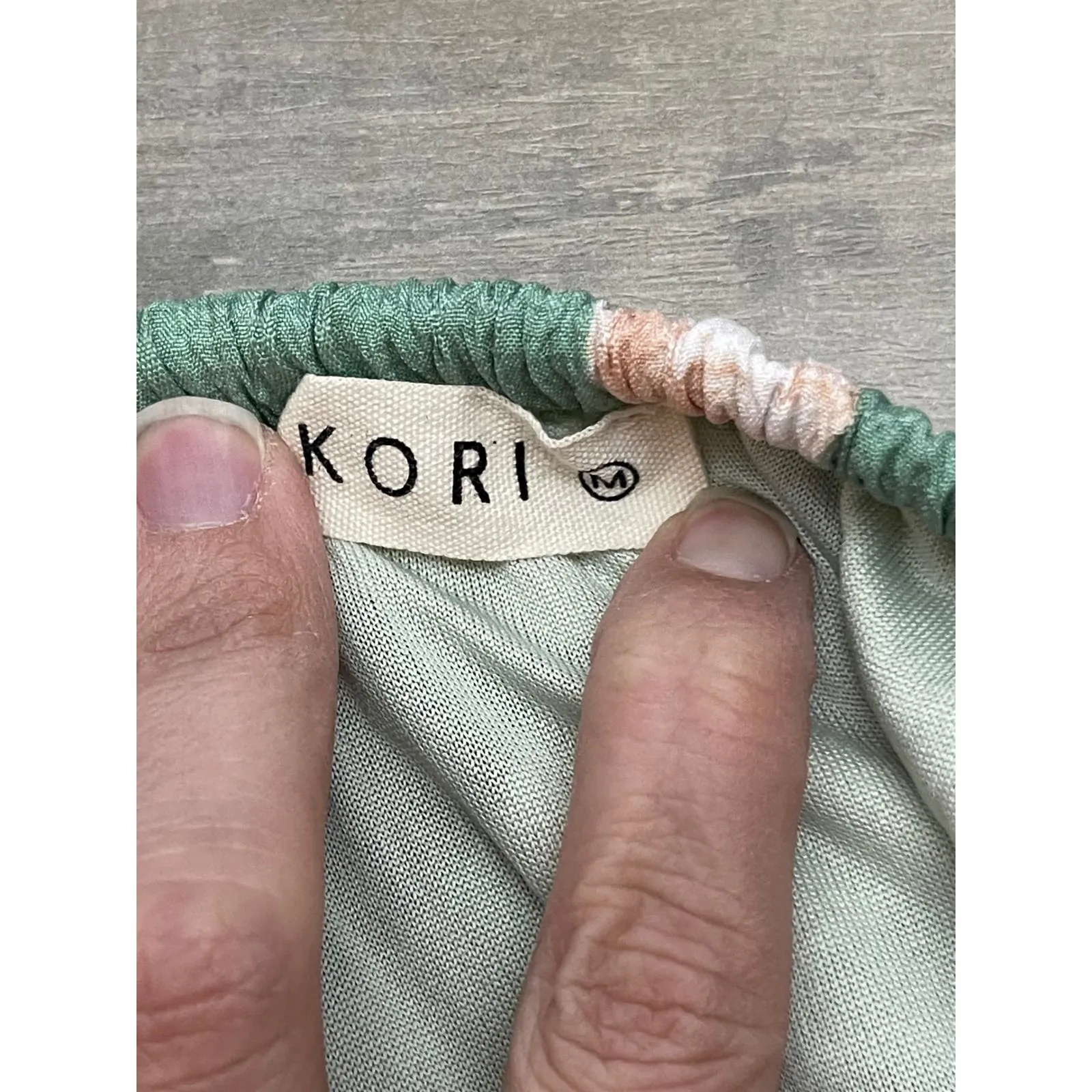 KORI Floral  Off Shoulder Tie Neck Long Sleeve Crop Top Women's Size M Preownd - Image 3