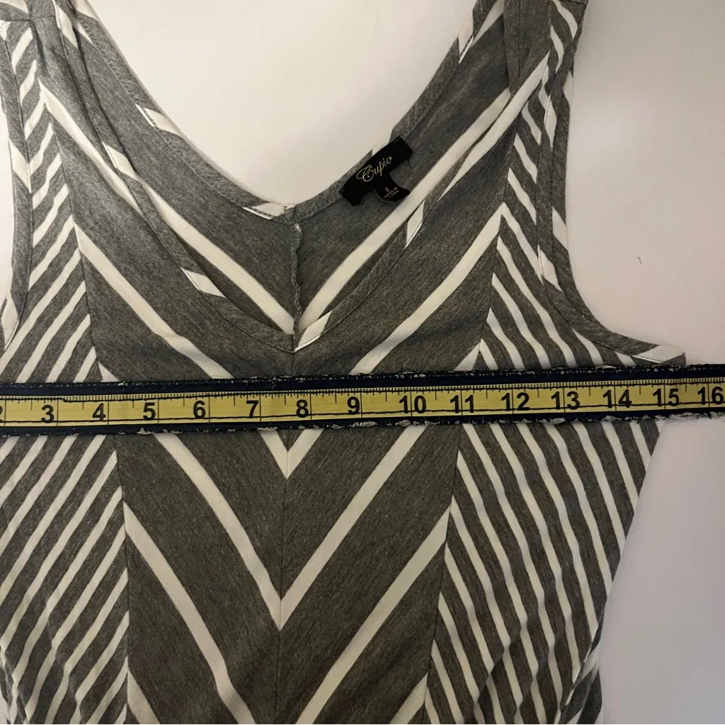 Cupio Chevron Maxi Dress - Gray and Cream - Image 5