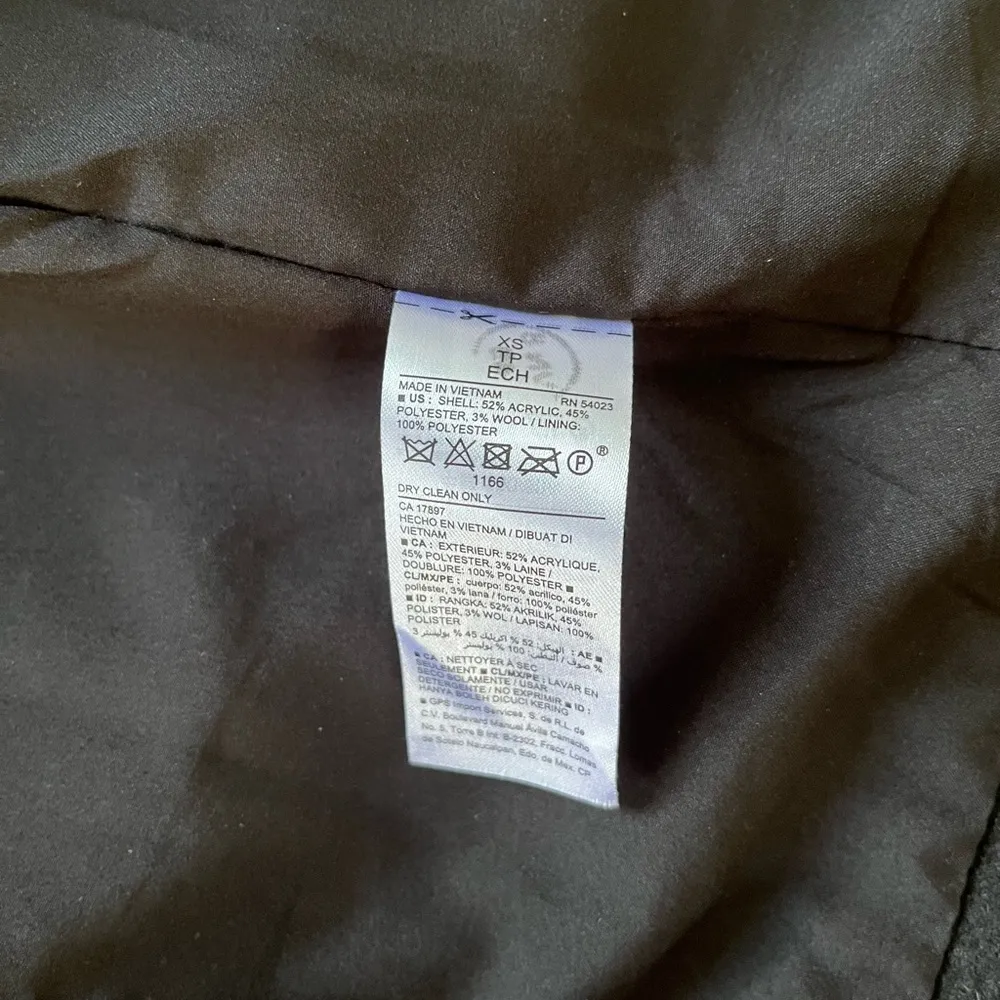 Old Navy  XS zip up black coat - Image 4