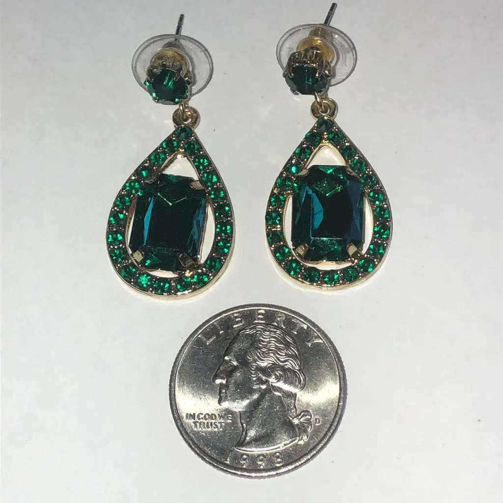 Gold Tone Emerald Green Teardrop Earrings - Image 3