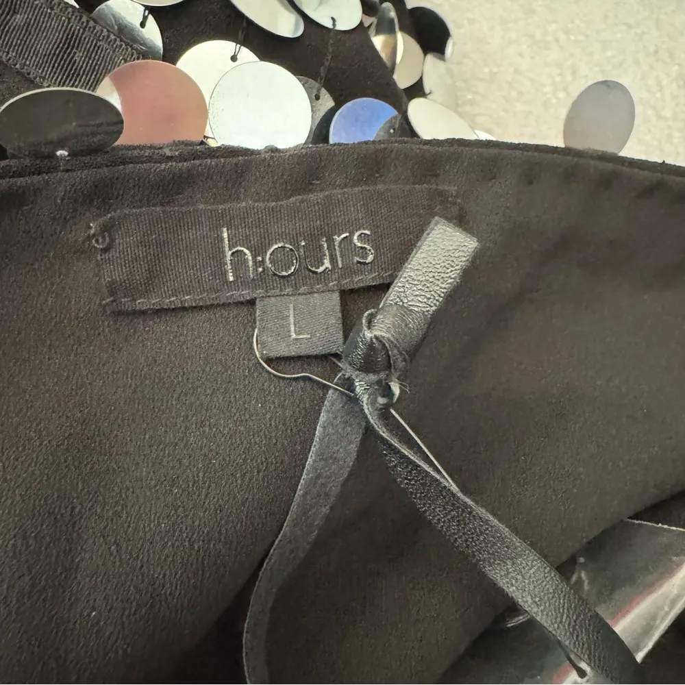 NWT H:ours Bella dress with large silver sequin - Image 4