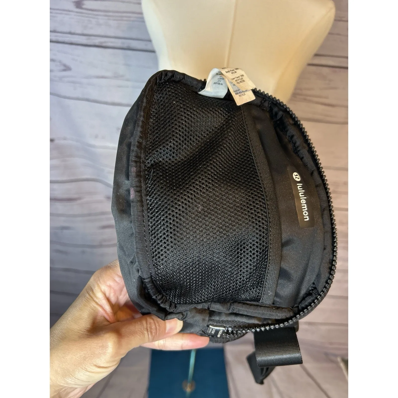 Lululemon Wunder Puff Everywhere Belt Bag Black Crossbody Camera Bag 1L - Image 9