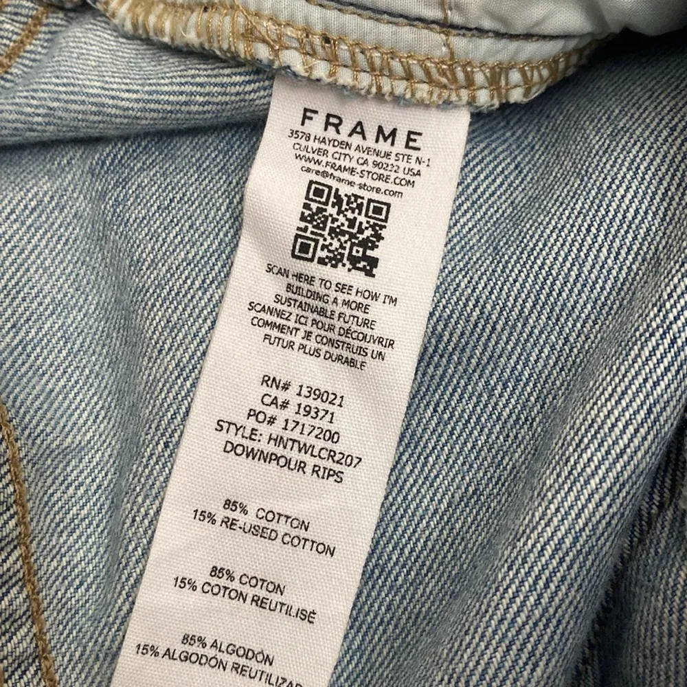 frame le high 'n' tight wide-leg crop jeans downpour rips - Image 5