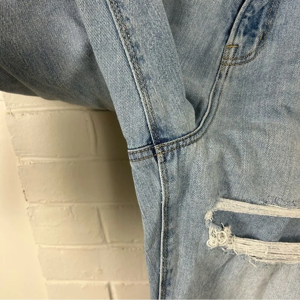 American Eagle Light Wash Distressed Curvy Mom Jean Size 4 - Image 8