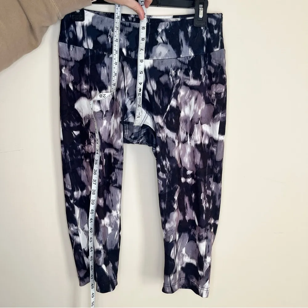 Performance bicycle padded cycling capri workout pants black and white medium - Image 2