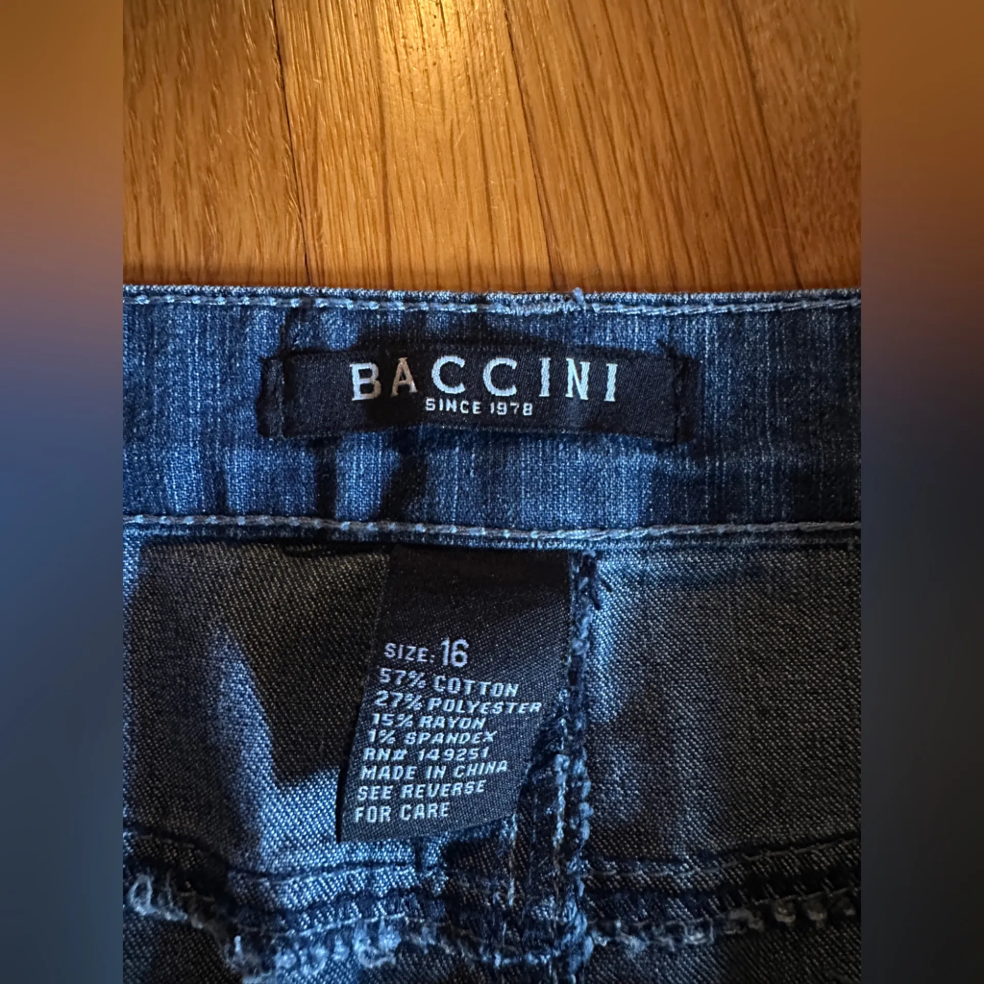 Vintage Baccini Embroidered Denim Skirt, Size 16 - Image 5